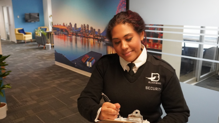 Sécurité renforcée : les avantages de la surveillance du siège social pour protéger votre entreprise